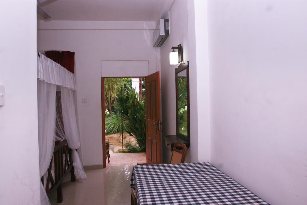 Tithira Guest House Mirissa Room photo